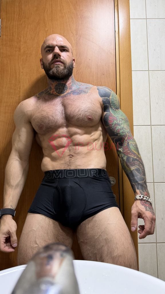 Enzo, 30, Latina, in Bur Dubai, Dubai, from AED 2,350 an hour, speaks Spanish and Portuguese — photo 3 of 33