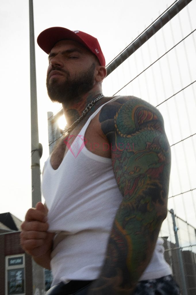 Enzo, 30, Latina, in Bur Dubai, Dubai, from AED 2,350 an hour, speaks Spanish and Portuguese — photo 6 of 33