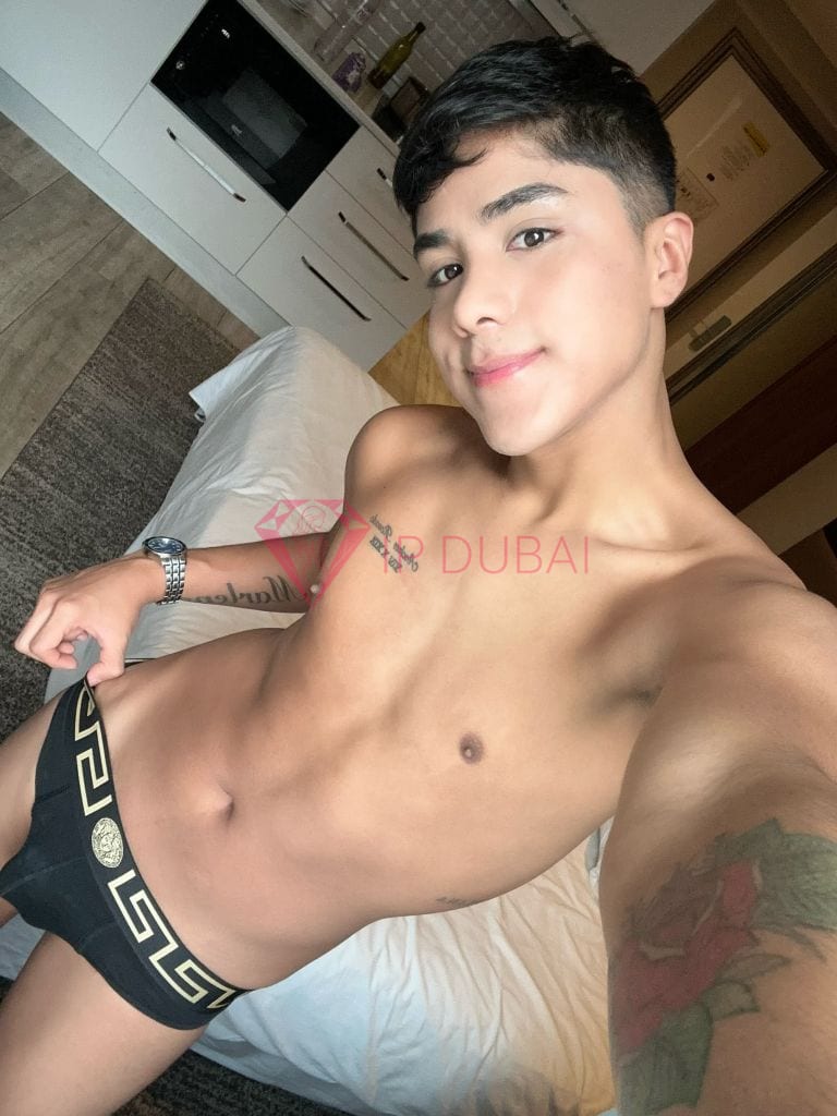 Caio, 22, Latina, in Silicon Oasis, Dubai, from AED 9,000 an hour, speaks Spanish and Portuguese — photo 10 of 46