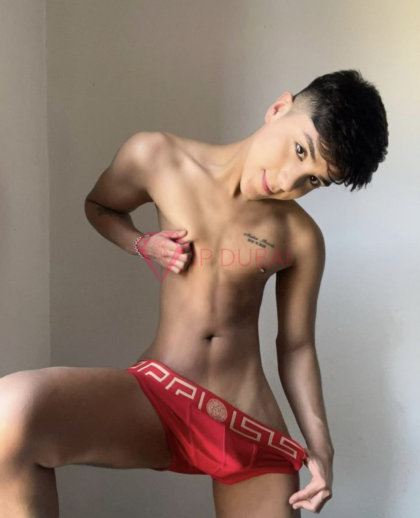 Caio, 22, Latina, in Silicon Oasis, Dubai, from AED 9,000 an hour, speaks Spanish and Portuguese — photo 20 of 46
