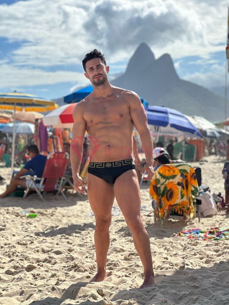 Enzo, 29, Latina, in DIFC, Dubai, from AED 2,600 an hour, speaks Spanish and Portuguese — photo 4 of 28