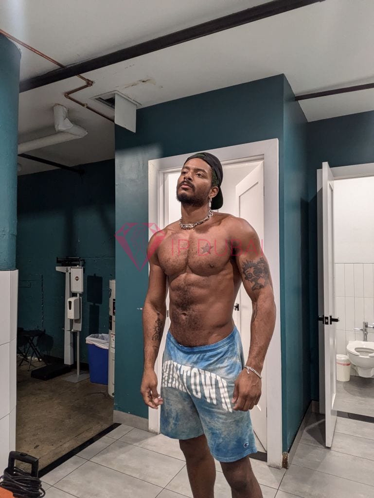 David, 30, European, in Sports City, Dubai, from AED 2,550 an hour, speaks English and French — photo 7 of 20