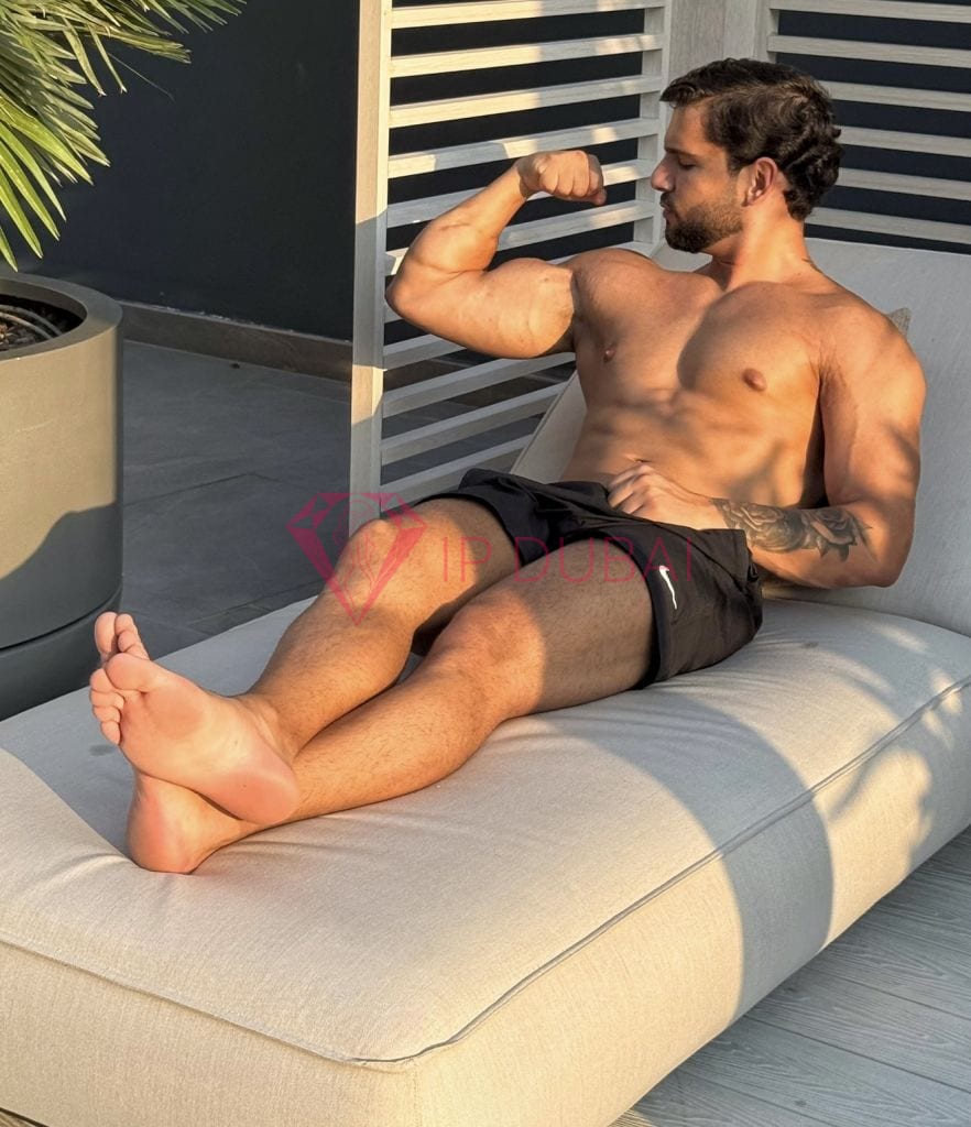 Gabriel, 23, Latina, in JVC, Dubai, from AED 1,850 an hour, speaks Spanish and Portuguese — photo 7 of 19