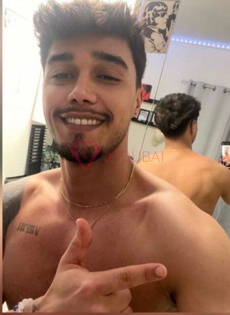 Camilo, 24, Latina, in Downtown, Dubai, from AED 2,500 an hour, speaks Spanish and Portuguese — photo 25 of 37