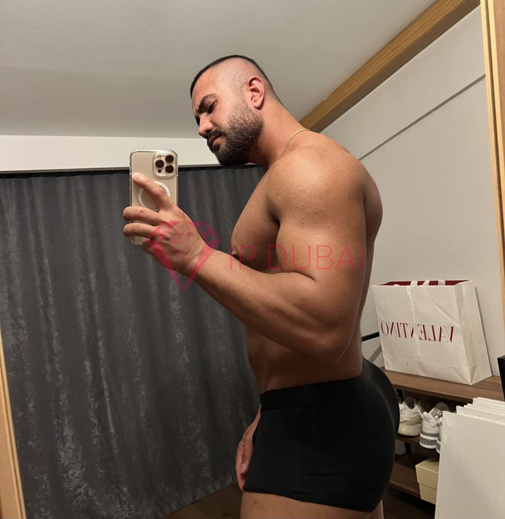 Julian, 24, European, in Deira, hourly rate from AED 2,650, outcall only, speaks English and French