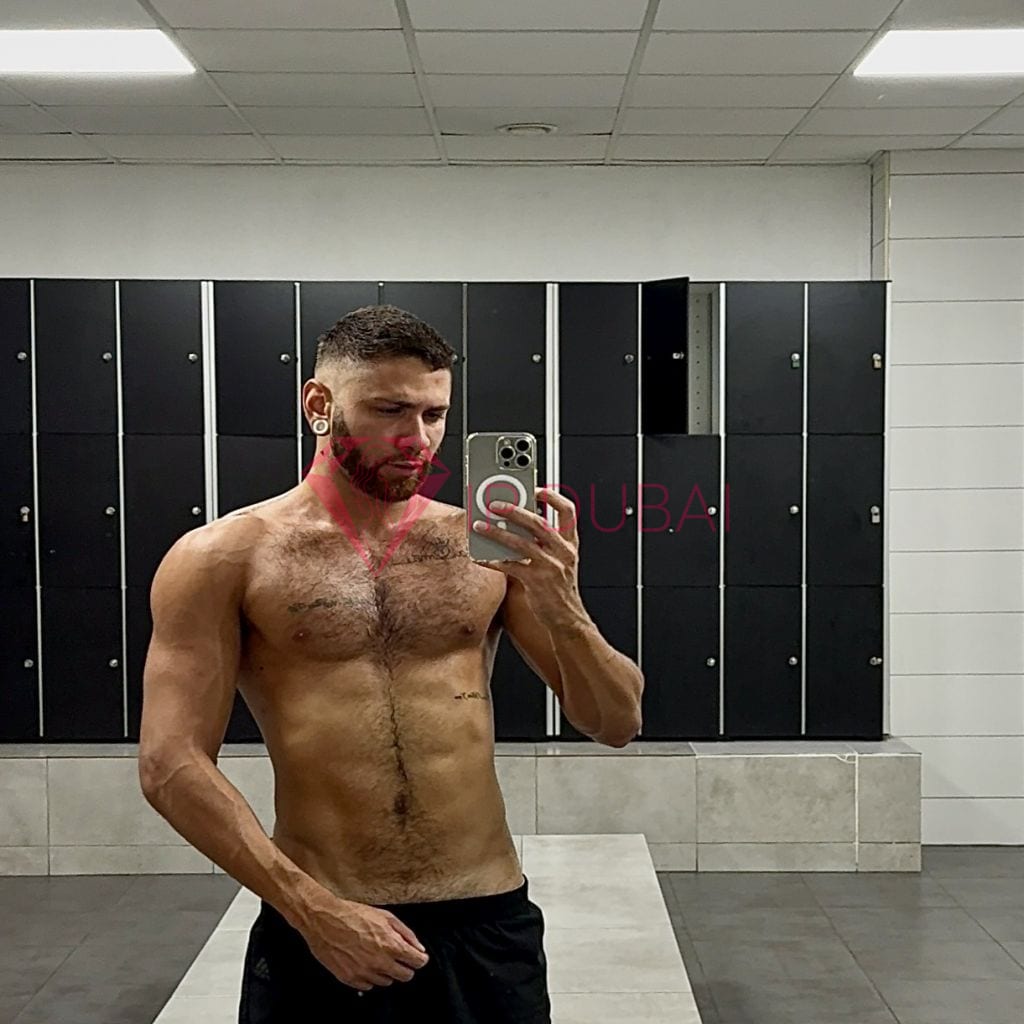 Lucas, 28, Latina, in Deira, Dubai, from AED 13,500 an hour, speaks Spanish and Portuguese — photo 25 of 36