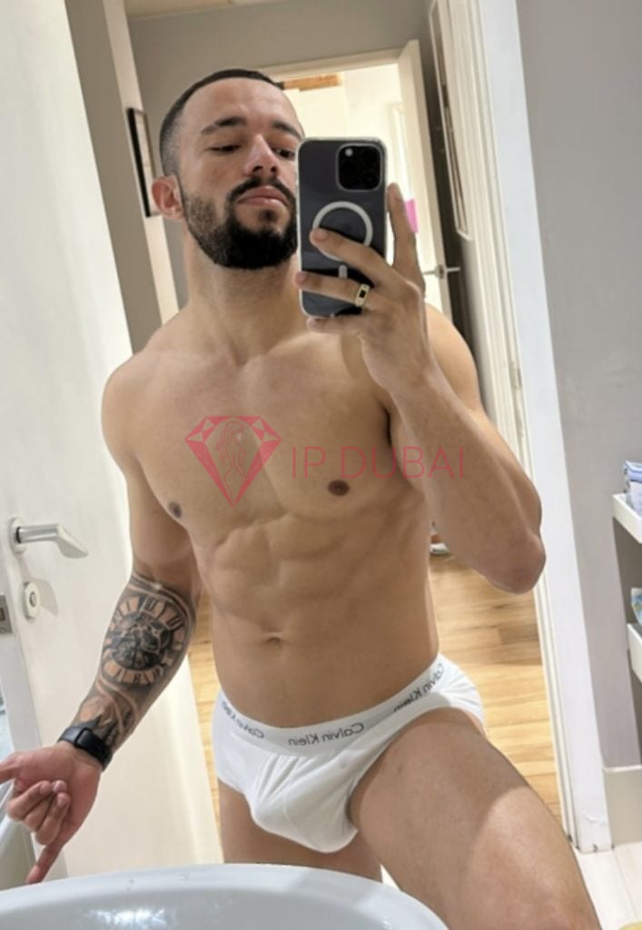 Rodrigo, 28, Latina, in Corniche, hourly rate from AED 3,000, incall and outcall