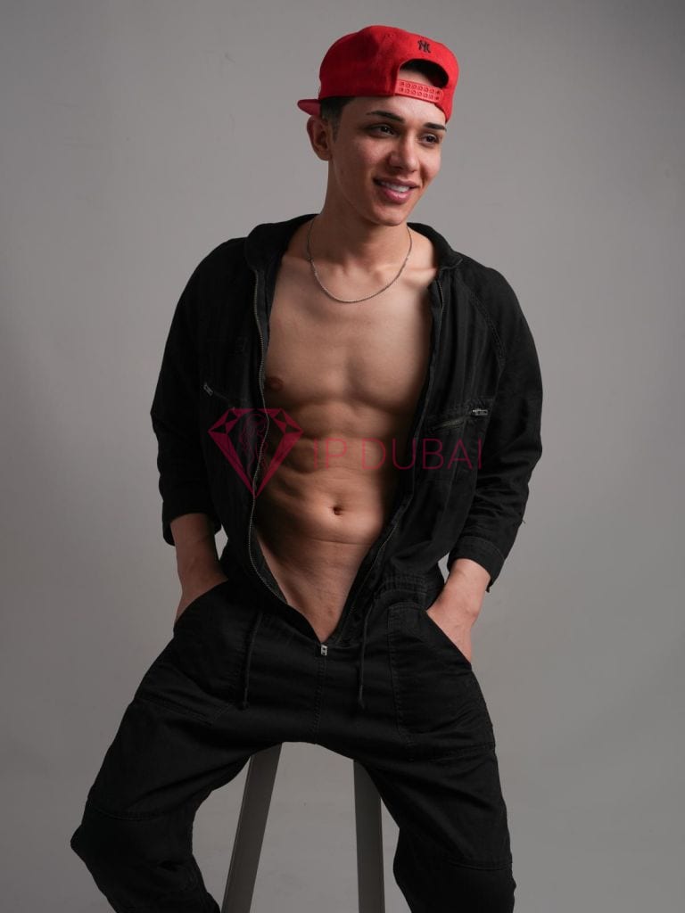 Nicolas, 21, Latina, in Yas Island, hourly rate from AED 10,100, incall and outcall