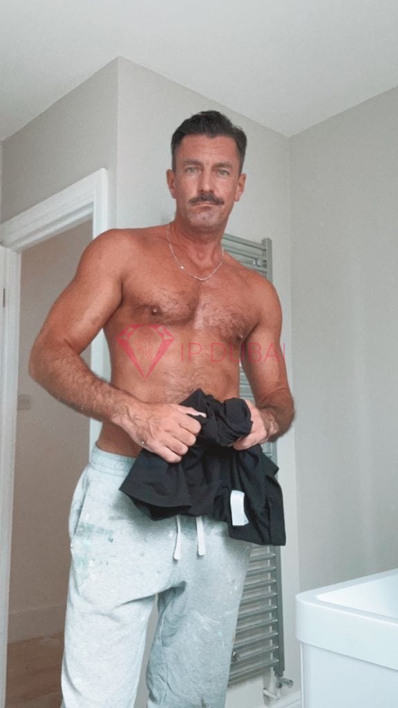Lars, 36, European, in Khalifa City, Abu Dhabi, from AED 2,450 an hour, speaks English and French — photo 17 of 38