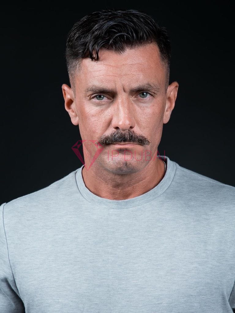 Lars, 36, European, in Khalifa City, Abu Dhabi, from AED 2,450 an hour, speaks English and French — photo 7 of 38