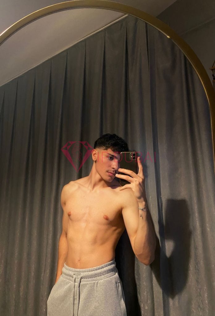 Matheus, 19, Latina, in JVC, Dubai, from AED 11,200 an hour, speaks Spanish and Portuguese — photo 6 of 7