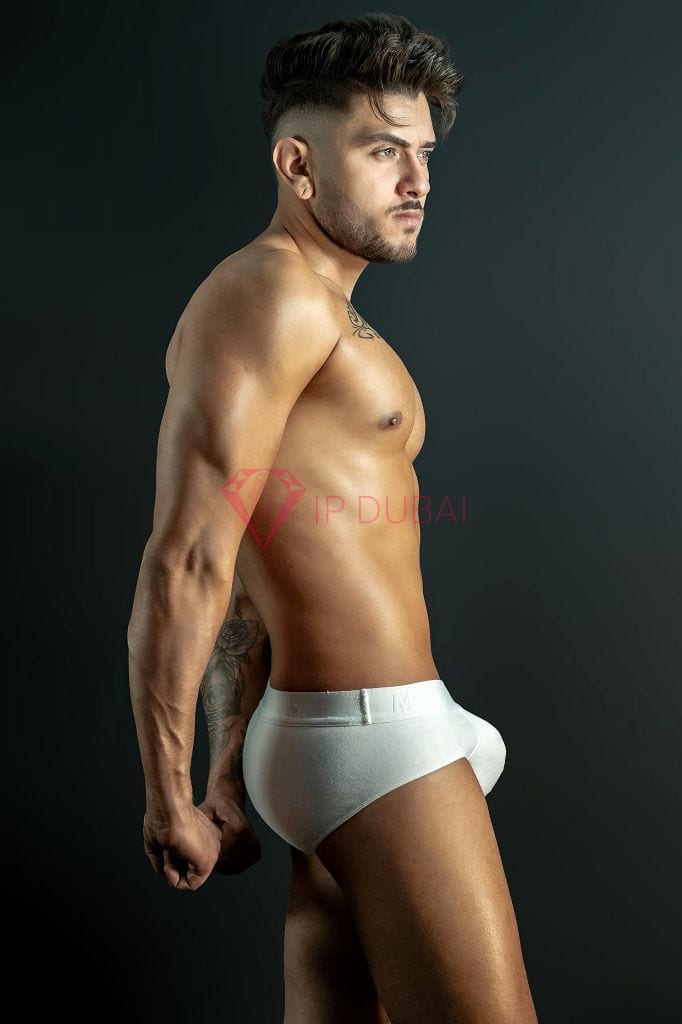 Emiliano, 25, Latina, in Al Nahda Dubai, Dubai, from AED 2,950 an hour, speaks Spanish and Portuguese — photo 4 of 14
