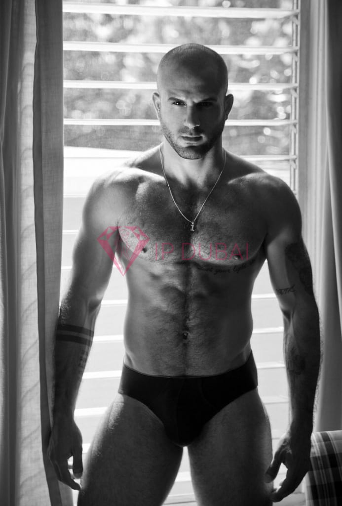Nicolas, 28, Latina, in Corniche, Abu Dhabi, from AED 13,300 an hour, speaks Spanish and Portuguese — photo 25 of 50
