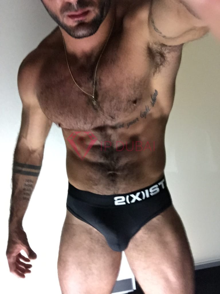 Nicolas, 28, Latina, in Corniche, Abu Dhabi, from AED 13,300 an hour, speaks Spanish and Portuguese — photo 44 of 50