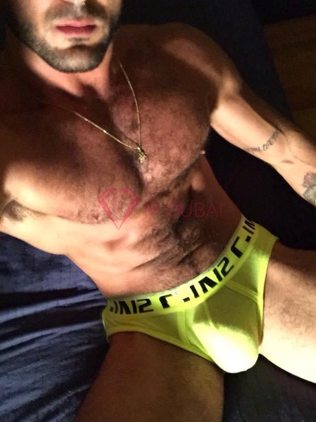 Nicolas, 28, Latina, in Corniche, Abu Dhabi, from AED 13,300 an hour, speaks Spanish and Portuguese — photo 49 of 50