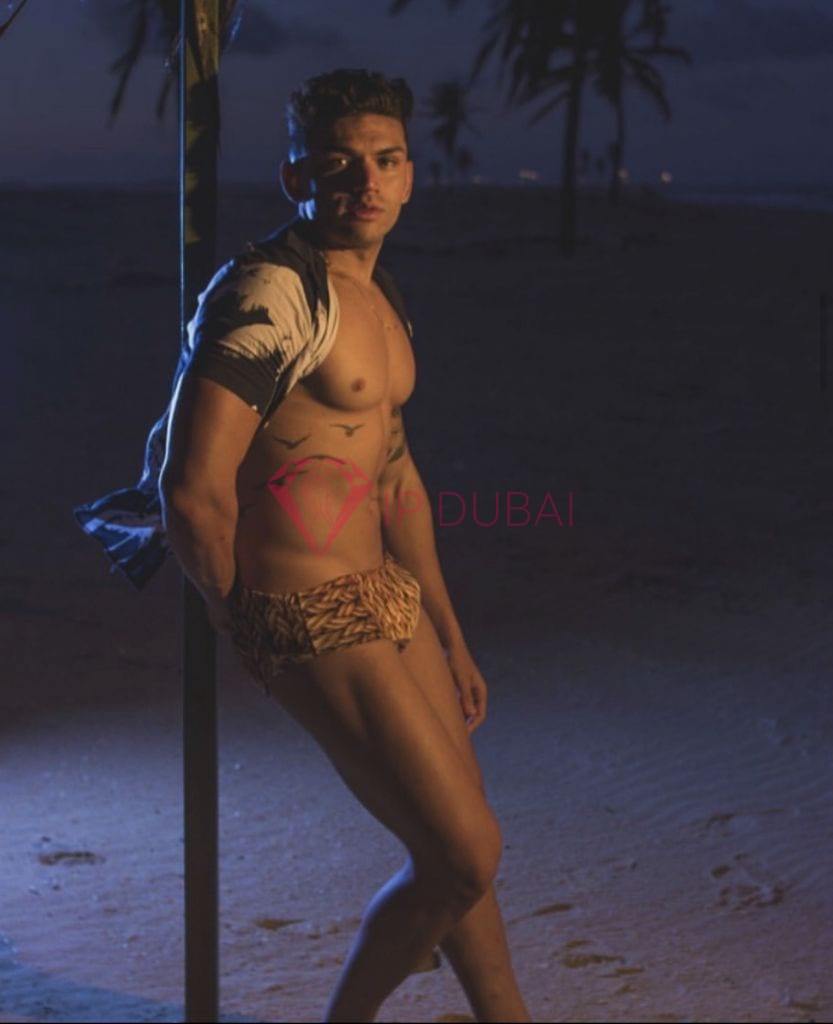 Alejandro, 29, Latina, in Mirdif, Dubai, from AED 2,050 an hour, speaks Spanish and Portuguese — photo 21 of 42