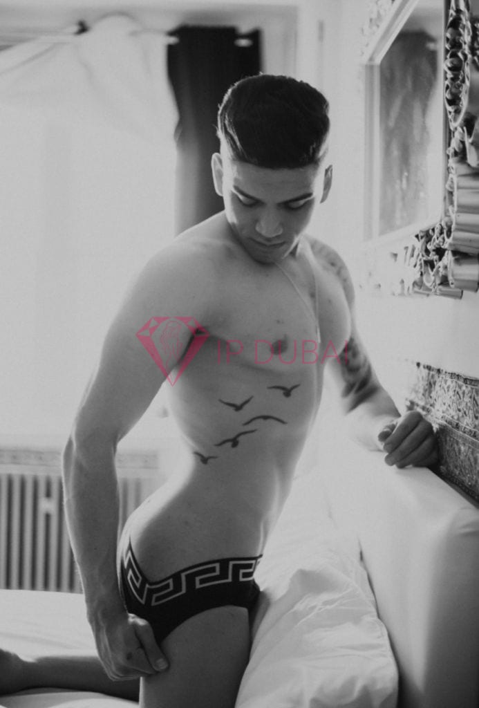 Alejandro, 29, Latina, in Mirdif, Dubai, from AED 2,050 an hour, speaks Spanish and Portuguese — photo 33 of 42