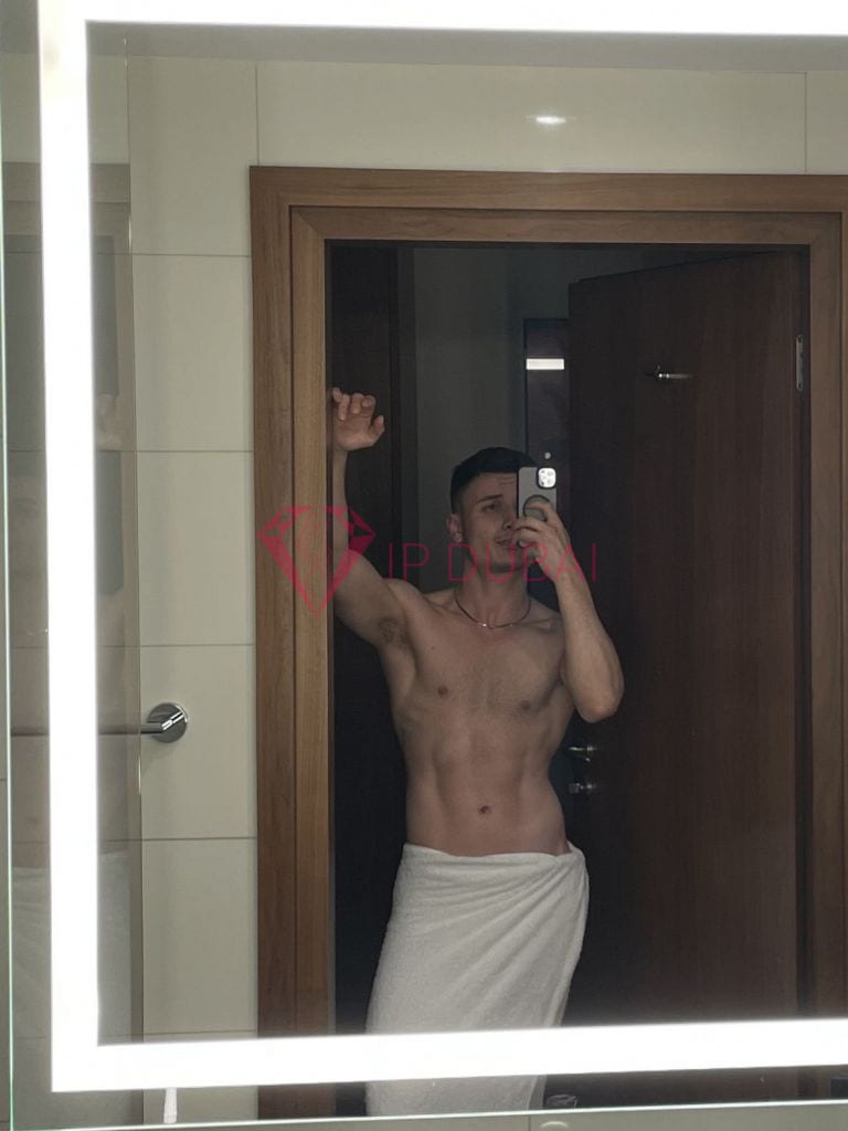 Henrik, 24, European, in DIFC, Dubai, from AED 2,250 an hour, speaks English and French — photo 18 of 18