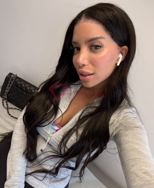 Yasmin, 23, Latina, in Al Khan, Sharjah, from AED 1,900 an hour, speaks Spanish and Portuguese — photo 10 of 12