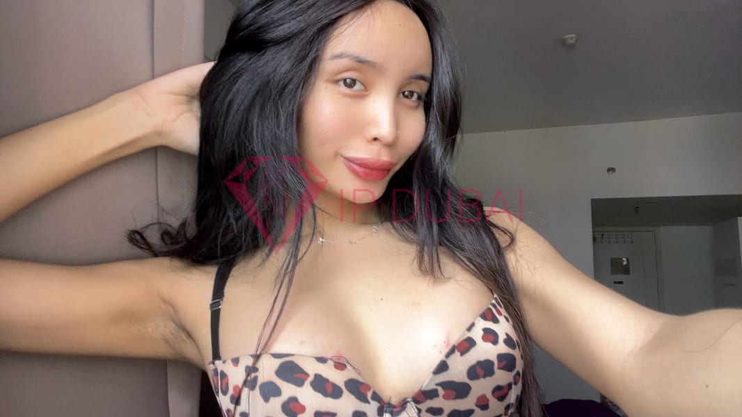 Tida, 19, Asian, in Discovery Gardens, Dubai, from AED 2,750 an hour, speaks Chinese and English — photo 5 of 26