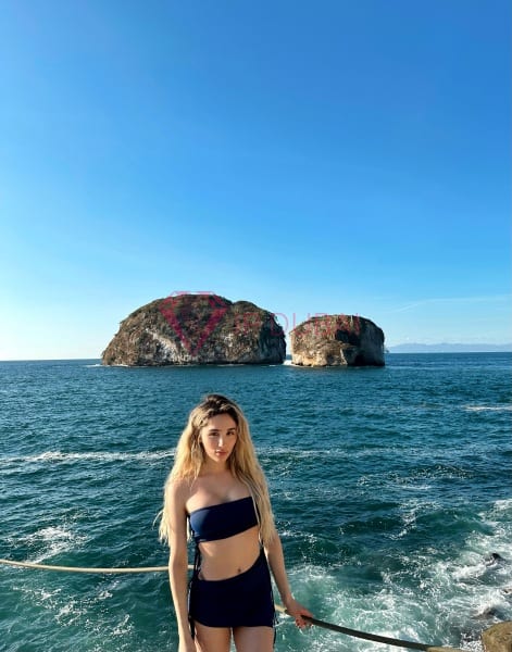 Estelle, 21, European, in TECOM, Dubai, from AED 2,450 an hour, speaks English and French — photo 34 of 34