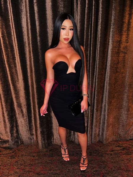 Suri, 24, Asian, in Al Khan, Sharjah, from AED 8,300 an hour, speaks Chinese and English — photo 18 of 32