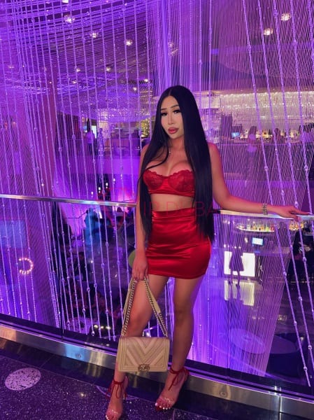 Suri, 24, Asian, in Al Khan, Sharjah, from AED 8,300 an hour, speaks Chinese and English — photo 24 of 32
