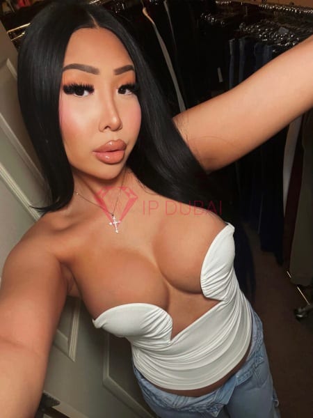 Suri, 24, Asian, in Al Khan, Sharjah, from AED 8,300 an hour, speaks Chinese and English — photo 3 of 32