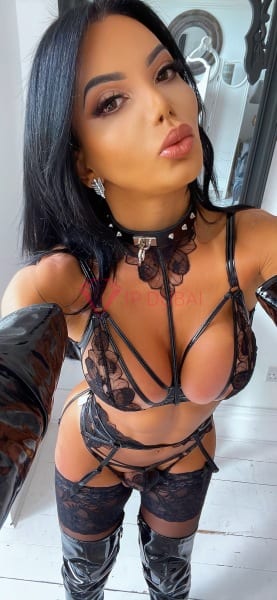 Manuela, 28, Latina, in DIFC, Dubai, from AED 2,100 an hour, speaks Spanish and Portuguese — photo 9 of 21