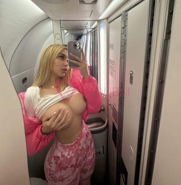 Priscila, 23, Latina, in International City, Dubai, from AED 1,900 an hour, speaks Spanish and Portuguese — photo 7 of 72