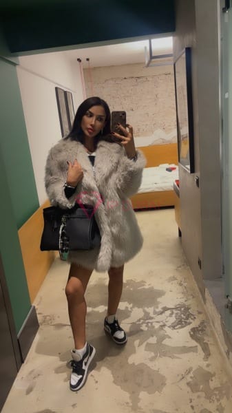 Vanessa, 25, Latina, in Al Majaz, Sharjah, from AED 12,200 an hour, speaks Spanish and Portuguese — photo 15 of 23
