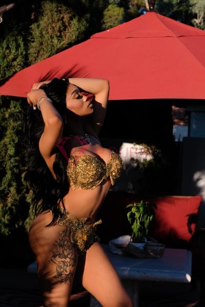 Yasmin, 27, Latina, in DIFC, Dubai, from AED 12,400 an hour, speaks Spanish and Portuguese — photo 5 of 12
