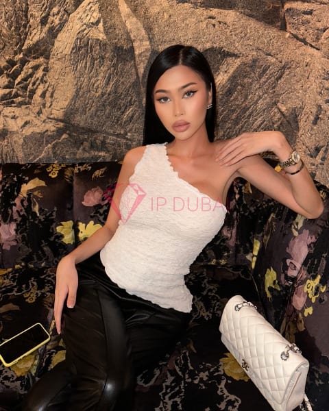 Nari, 24, Asian, in Downtown, Dubai, from AED 2,200 an hour, speaks Chinese and English — photo 21 of 71