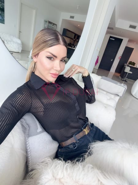 Amanda, 31, Latina, in Corniche, Abu Dhabi, from AED 2,600 an hour, speaks Spanish and Portuguese — photo 10 of 12