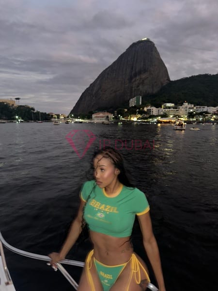 Vitoria, 25, Latina, in Business Bay, Dubai, from AED 1,900 an hour, speaks Spanish and Portuguese — photo 9 of 28