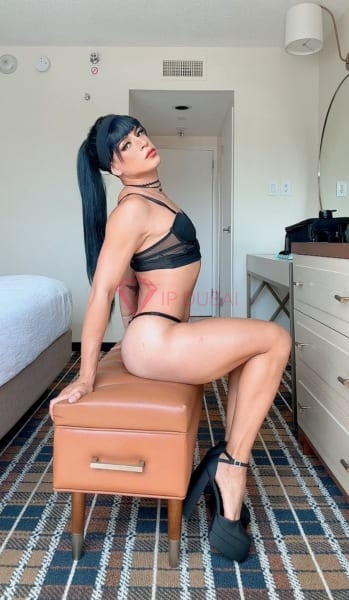 Daniela, 25, Latina, in DIFC, Dubai, from AED 9,700 an hour, speaks Spanish and Portuguese — photo 11 of 36