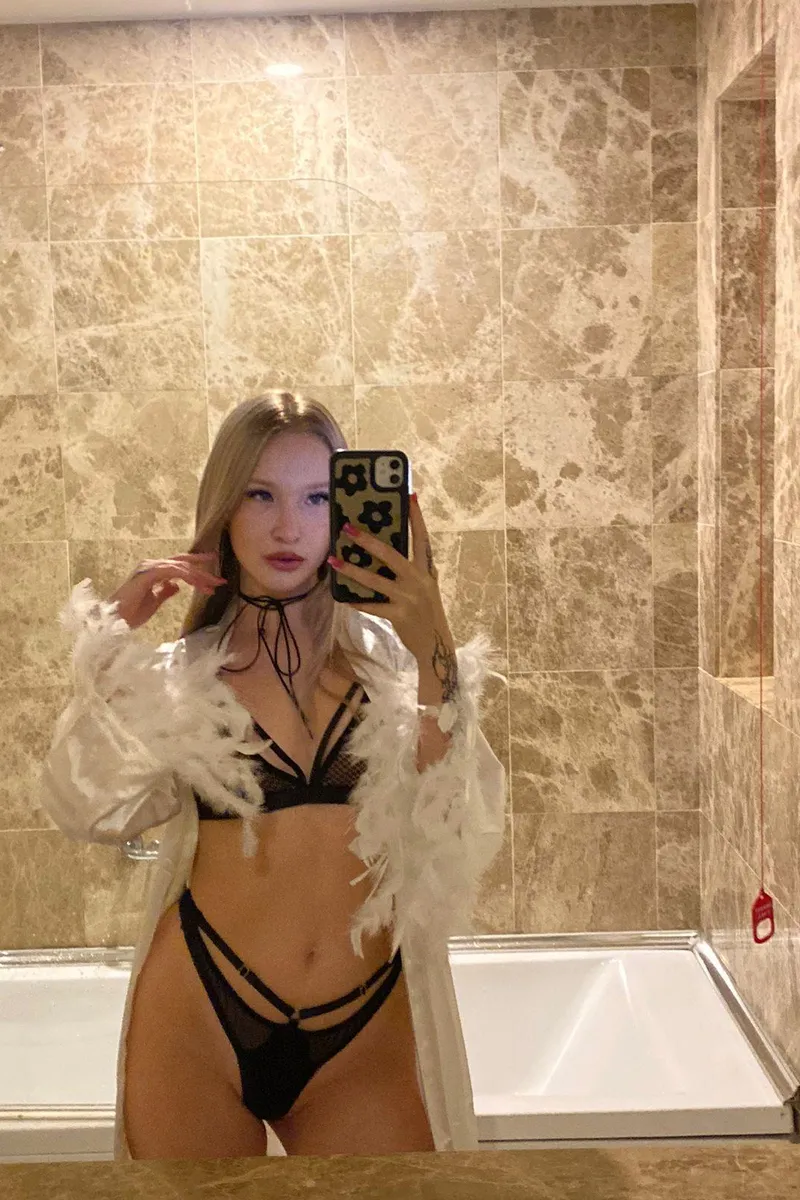 Masha – luxury escort easy to book