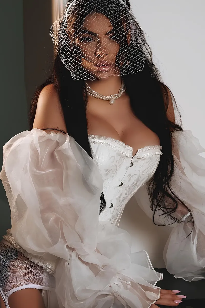 Meet Ruslana, elite escort contact via WhatsApp