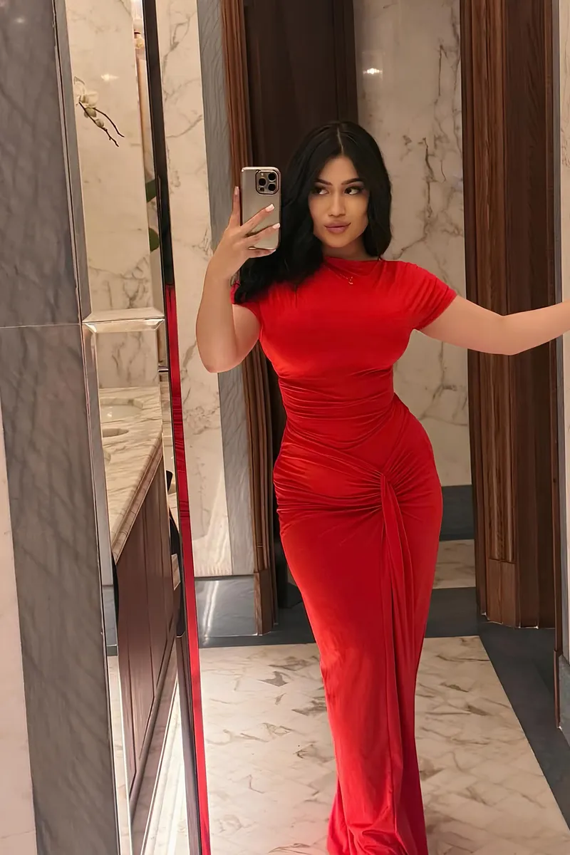 Zarina – elite escort book instantly