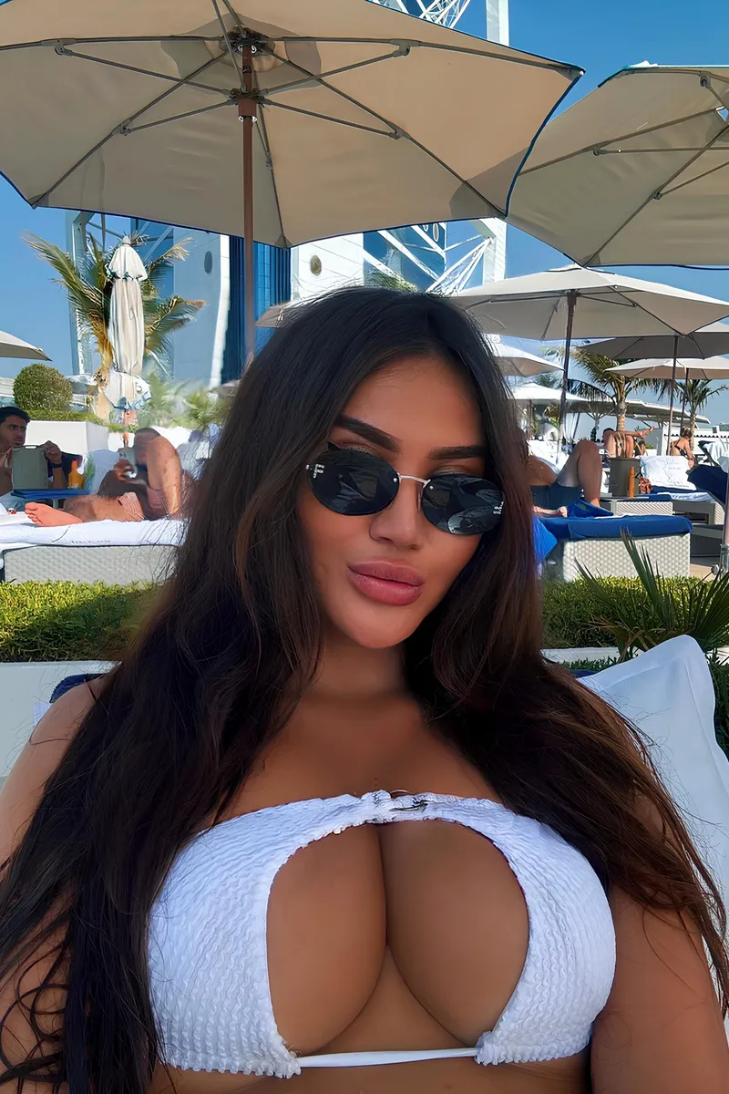 Diana – beautiful escort easy to book