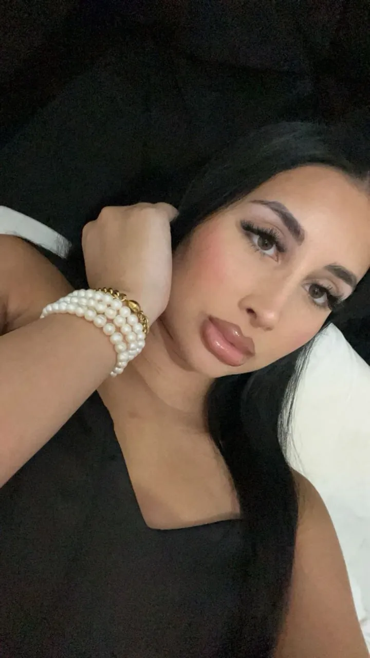 Book Nova – elegant escort available today